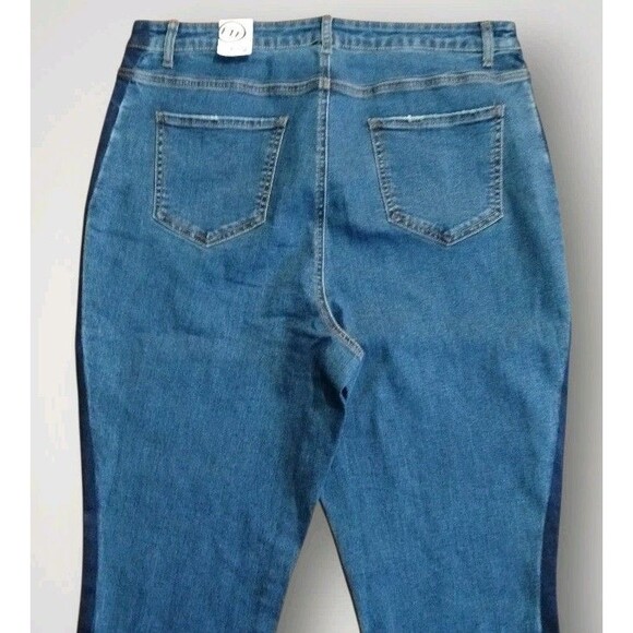 Fashion To Figure Piped Raw Hem Skinny Jeans Dark Wash Size 16 NWT - Picture 8 of 8